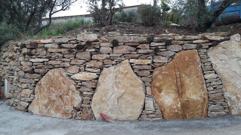 recherche travail de muret en pierres